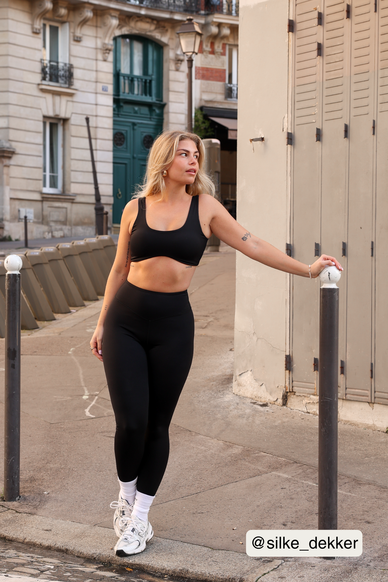 Essential top | Black